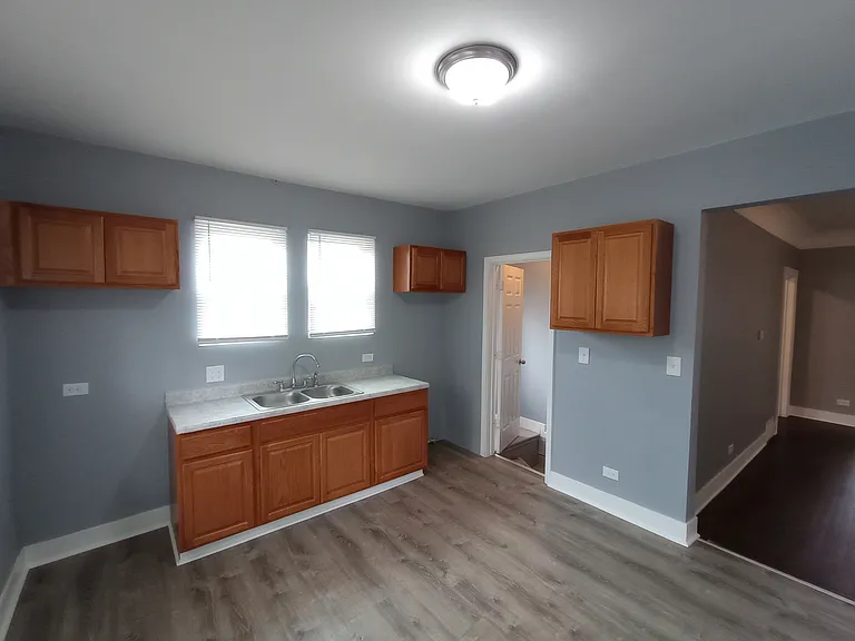 230 W 106th Pl — Photo 5