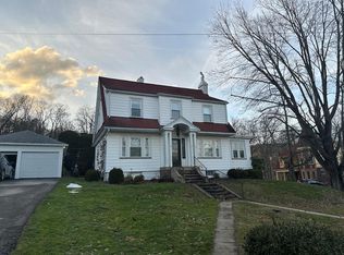 304 16th St, Franklin, PA 16323