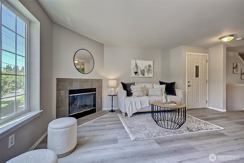 4th image of 23317 Edmonds Way #4