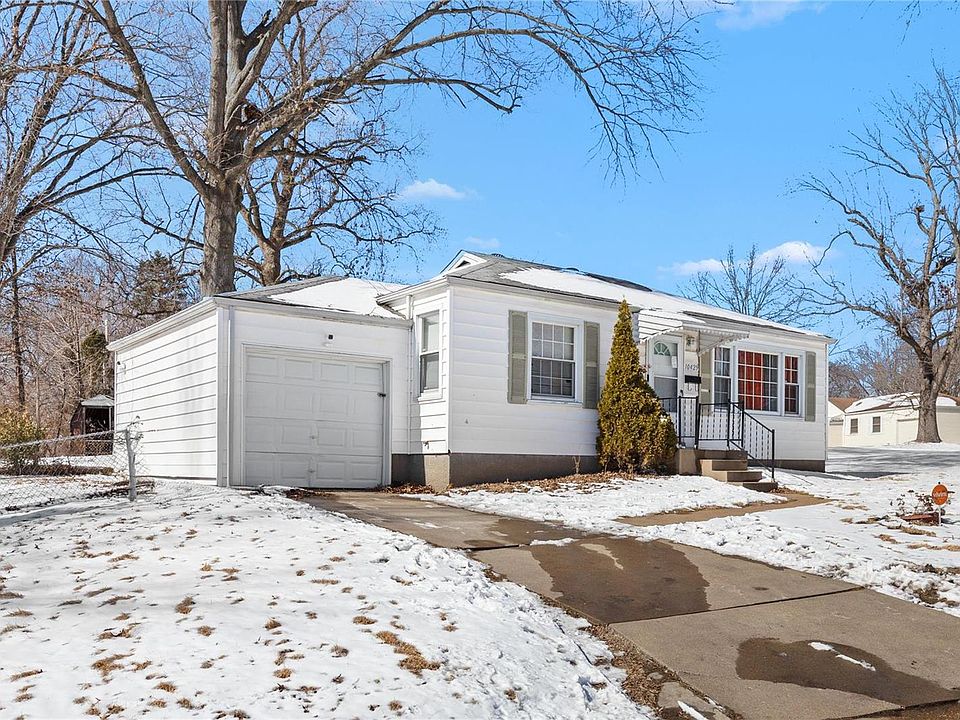 2nd image of 10429 Ashbrook Dr