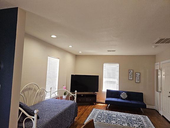 3rd image of 500 W Republic St APT 1