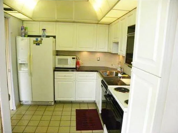 2661 S Course Dr APT 306, Pompano Beach, FL 33069