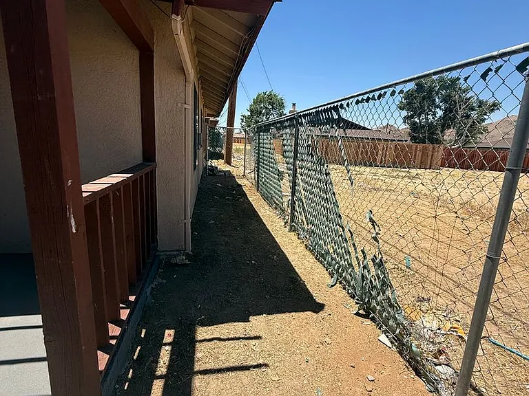 20318 Thunderbird Rd — Photo 47