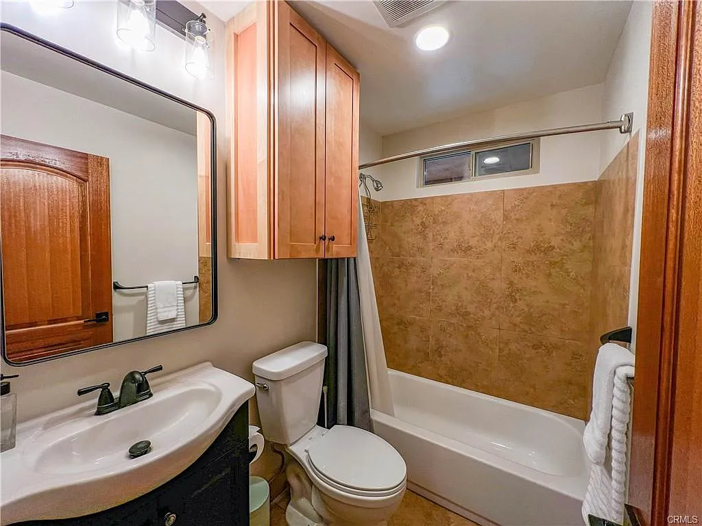 4 bed, 2012 sqft, $3,100 — Photo 4