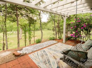 775B Oak Creek Rd #B, Franklin, NC 28734