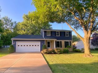 2319 Oak Point Dr, Akron, OH 44321