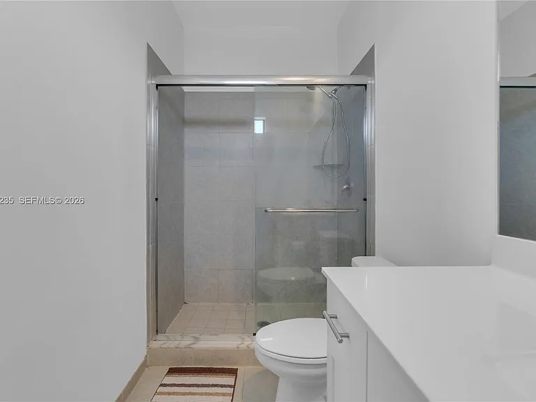 21068 NE 8th Ave — Photo 20