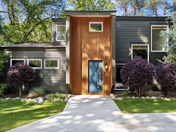 3rd image of 5208 Saddle Ct