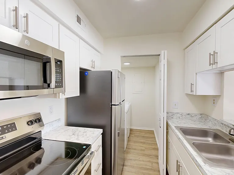 Lakewood Place — Photo 118