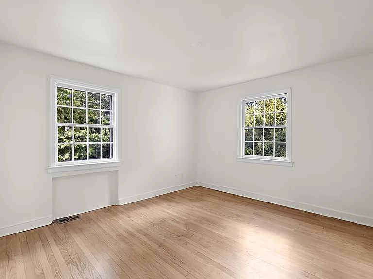 154 N Franklin Tpke — Photo 8
