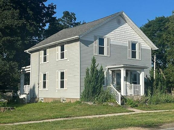 3rd image of 801 4th St