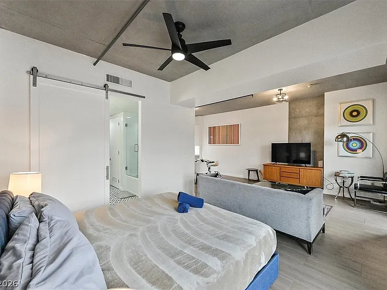 353 E Bonneville Ave #433 — Photo 8