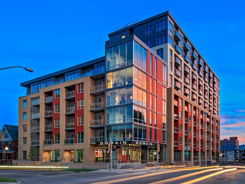 Domain Apartments in Downtown Madison, Wisconsin. Luxury studio, 1 bedroom, 1 bedroom + Den, and 2 bedroom apartments.