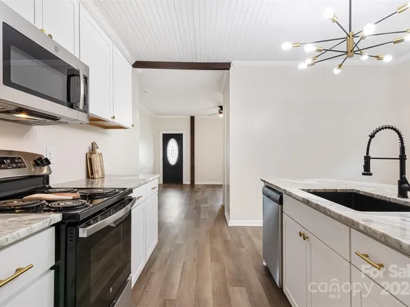 22 Central Ave, Granite Falls, NC 28630