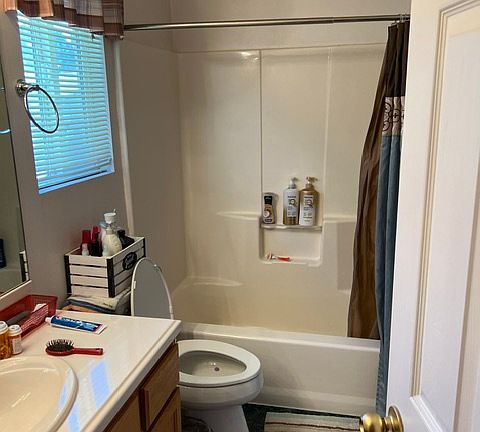 4th image of 1016 N 1235 W