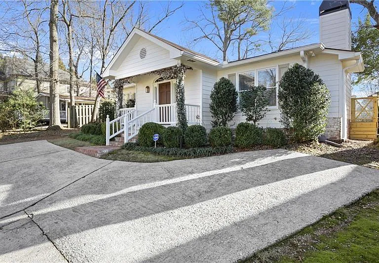 105 Spruell Springs Rd — Photo 2