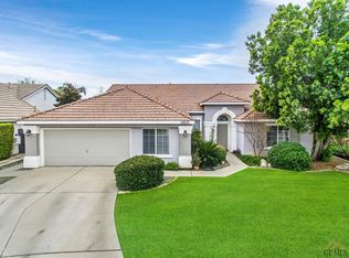 10013 Roehampton Ave, Bakersfield, CA 93312