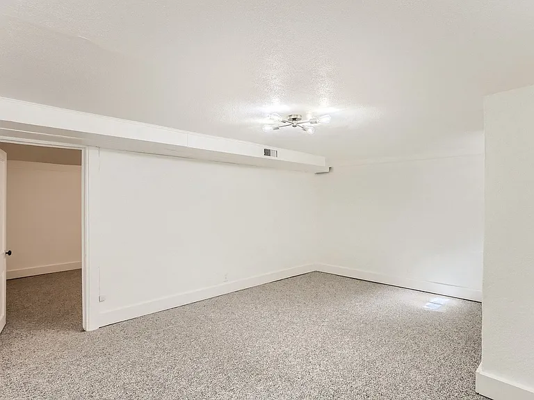 445 N Washington St — Photo 21