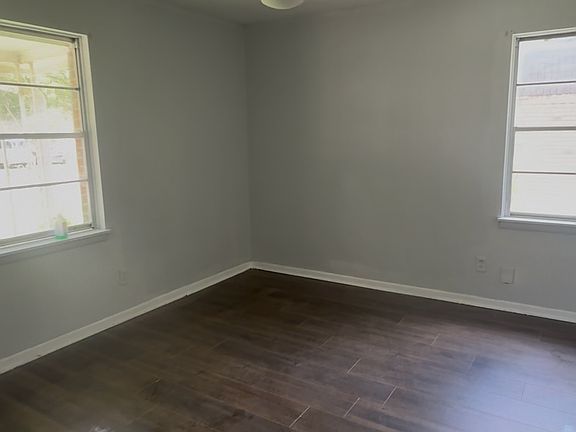 5th image of 5737 King Dr #1