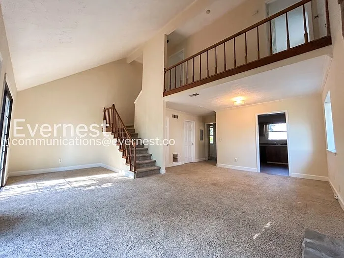 1174 Ridgecrest Ln SE — Photo 6