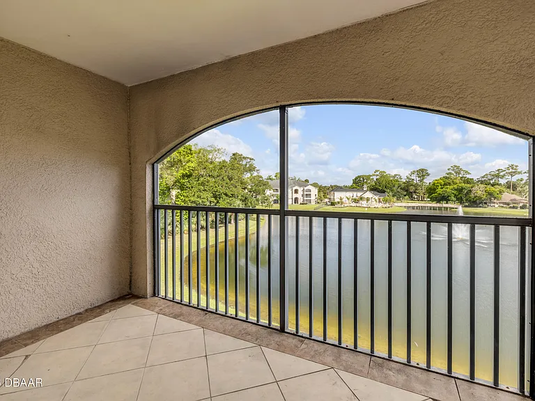940 Village Trl #4-306 — Photo 32