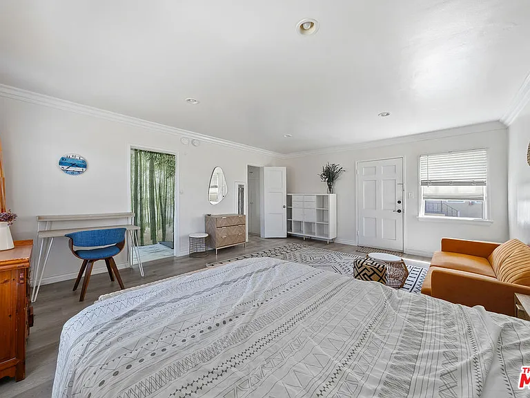 1238 S Beverly Glen Blvd #9 — Photo 6