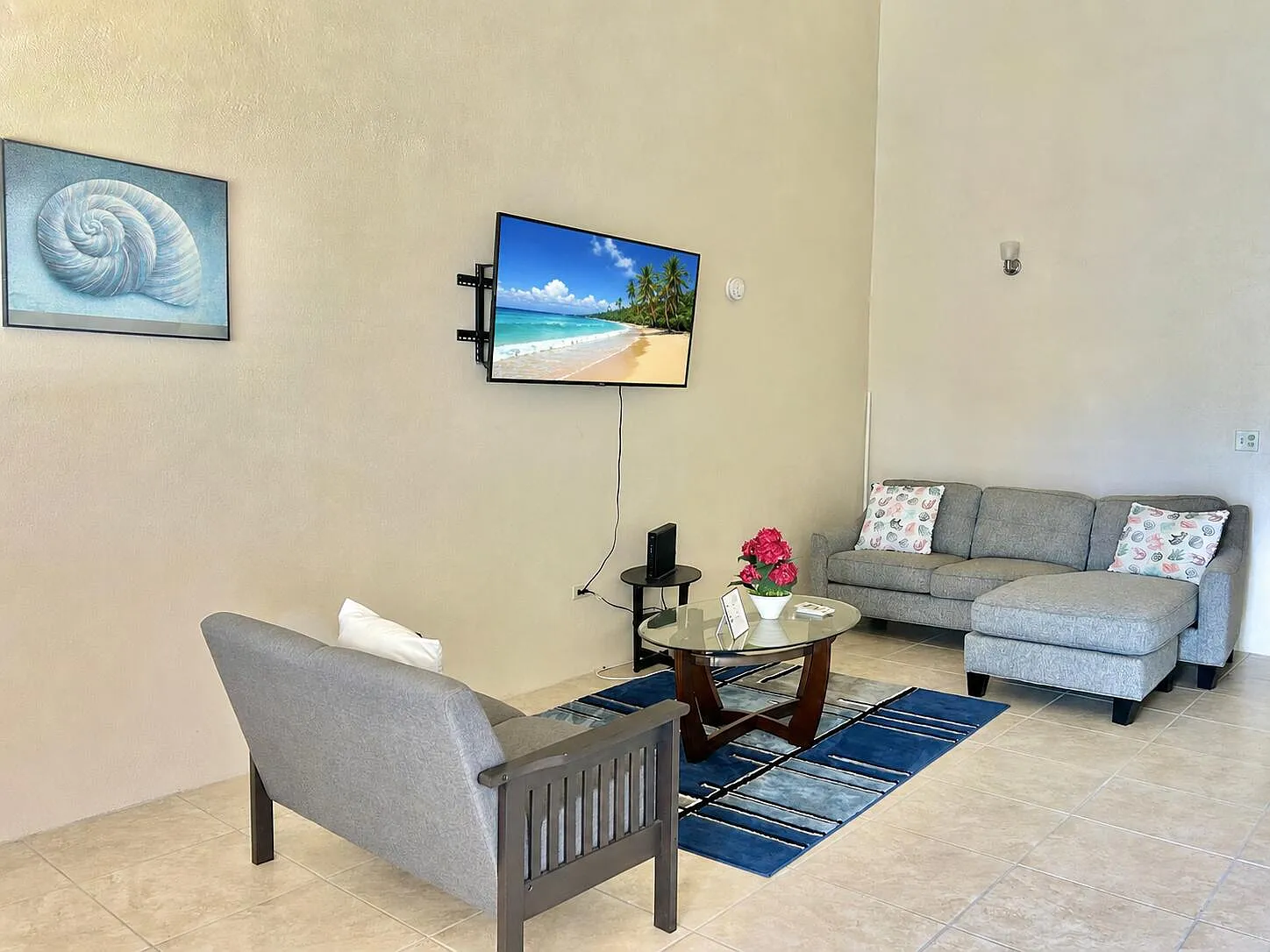 2 bed, $2,100 — Photo 2