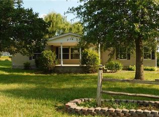 950 Grandma Brown Rd, Mitchell, IN 47446