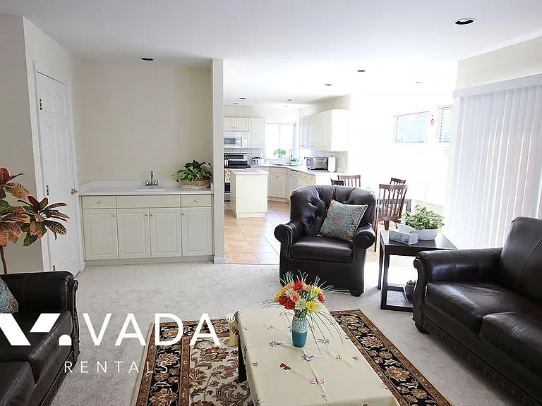 1572 Salal Cres — Photo 12