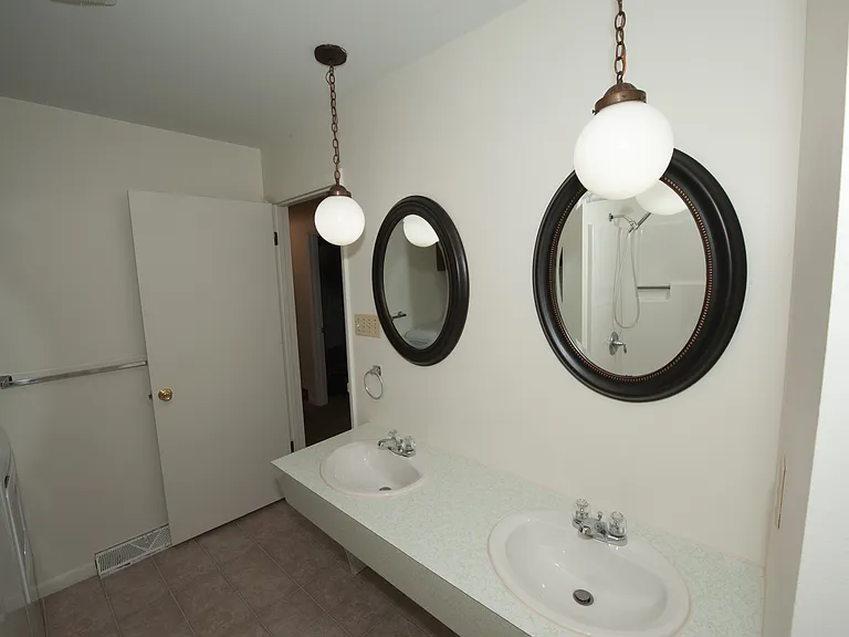 1402 Walnut St #1 — Photo 22