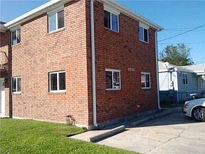 2nd image of 2200 Victor St APT 1