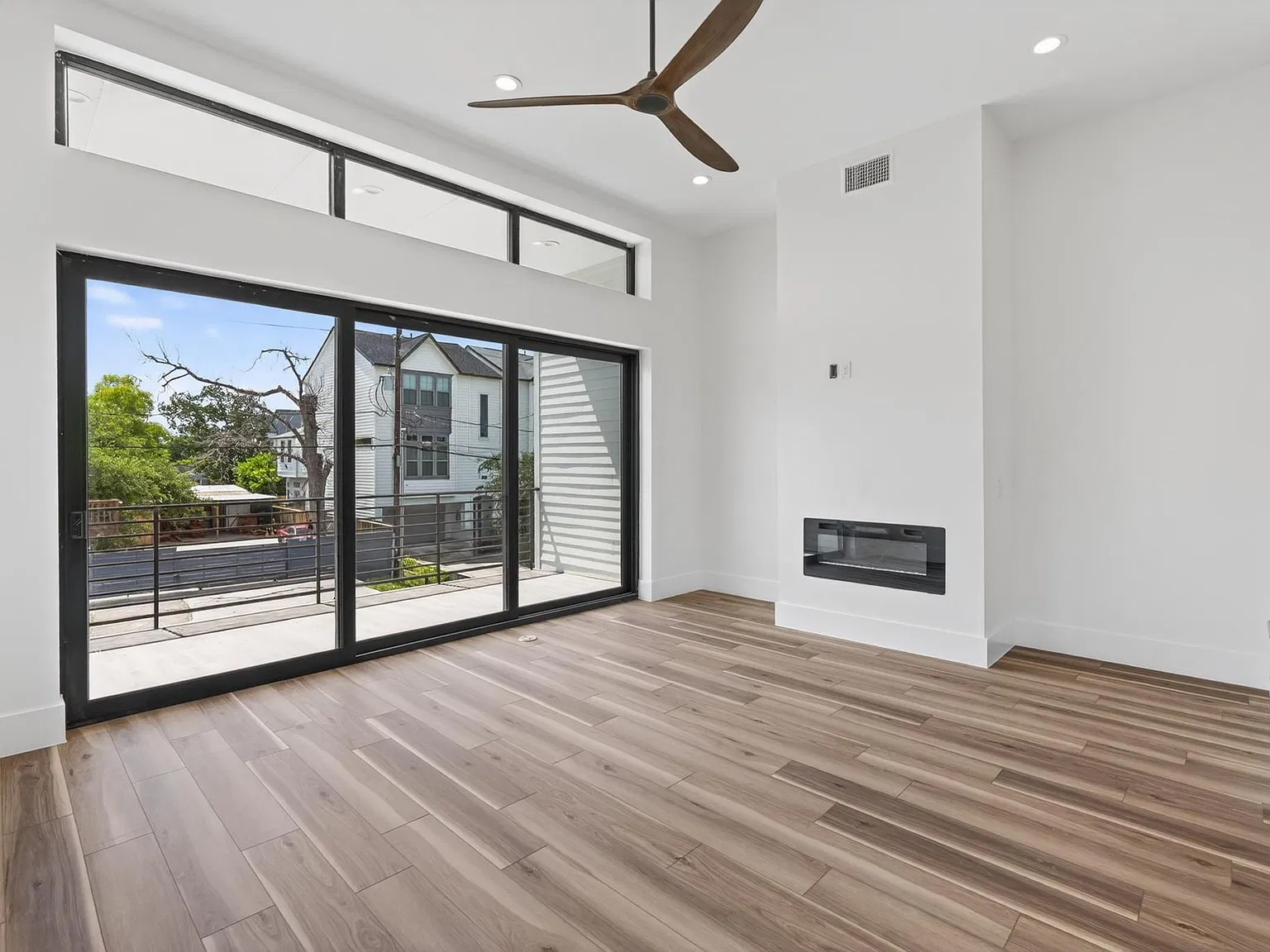 6822 Sidney St — Photo 4