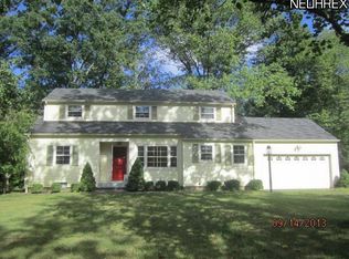 298 Bentleyville Rd, Moreland Hills, OH 44022