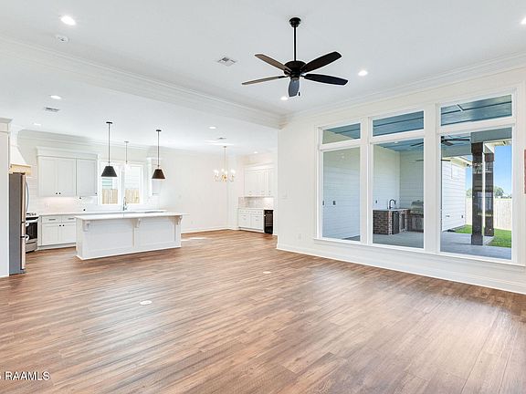 2nd image of 315 Buenos Aires Ave