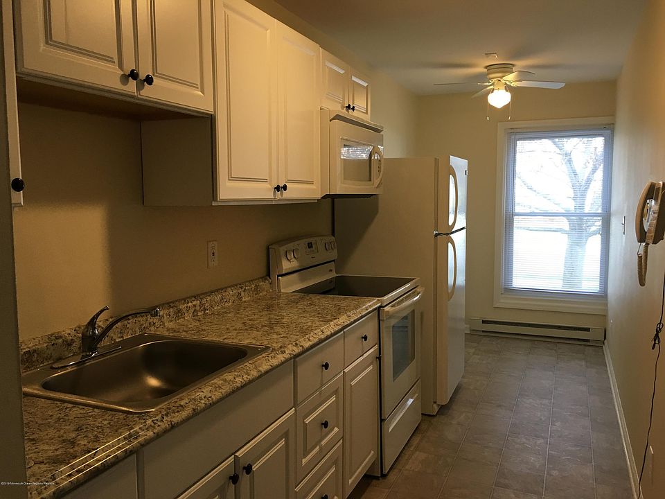 2nd image of 512 Garfield Ave #A