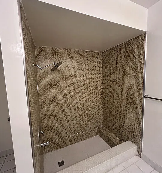 833 Moraga Dr #6 — Photo 24