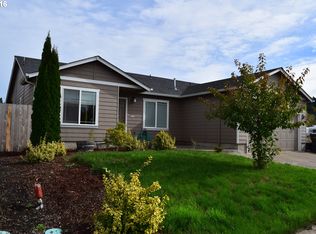 1233 46th Ct, Sweet Home, OR 97386