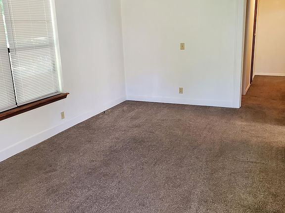 5th image of 4127 E 1st St S