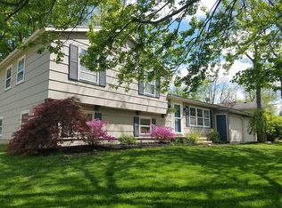 925 Little Bardfield Rd, Webster, NY 14580