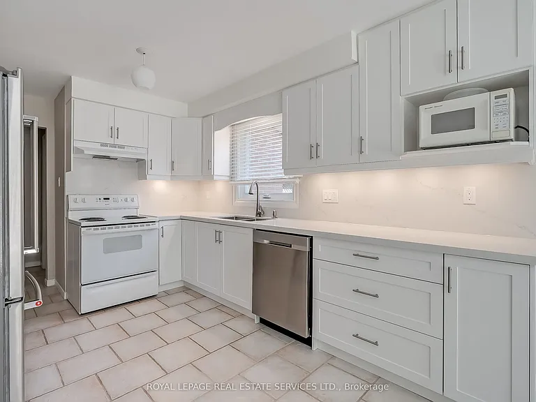 265 Mississaga St — Photo 15