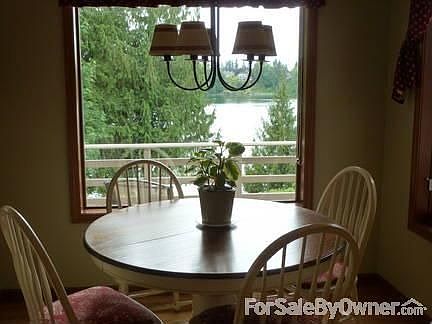 3rd image of 4217 Amber Ct SE