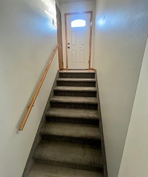 135 S Amy Ln — Photo 2