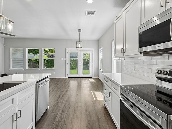 5th image of 4945 Ramey Ave