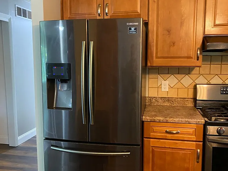 883 Roanoke Dr — Photo 24