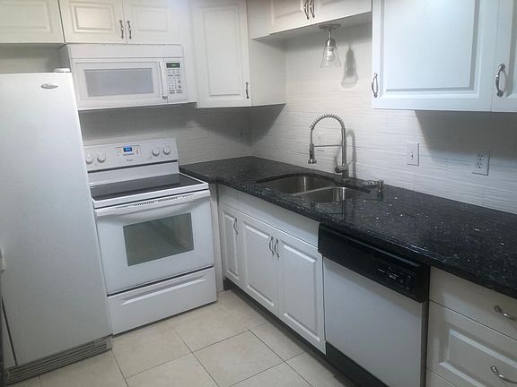 4th image of 9001 SW 138th St #13