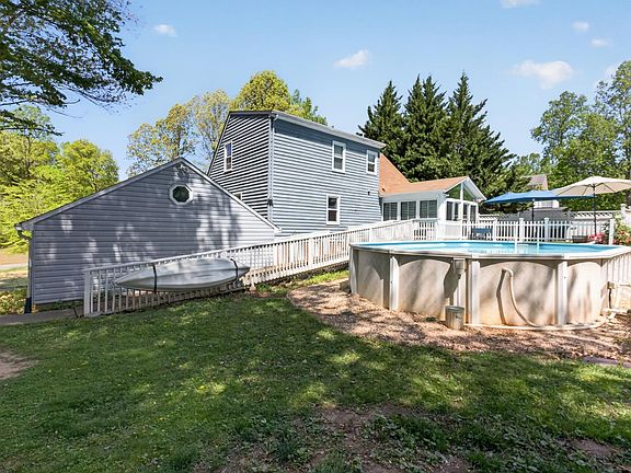 5th image of 1002 Oxford Point Rd