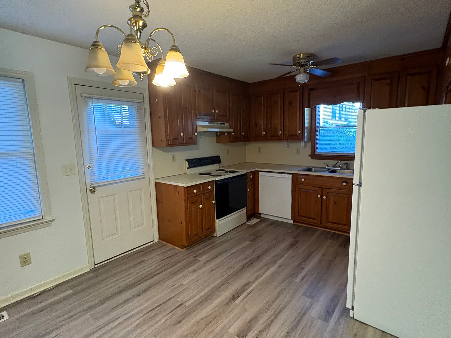 3 bed, 1170 sqft, $1,550 — Photo 4