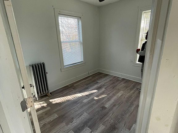 5th image of 14320 Lakewood Ave Floor 2