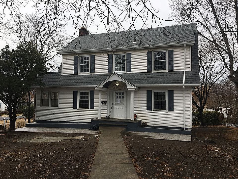 2nd image of 469 Bronxville Rd