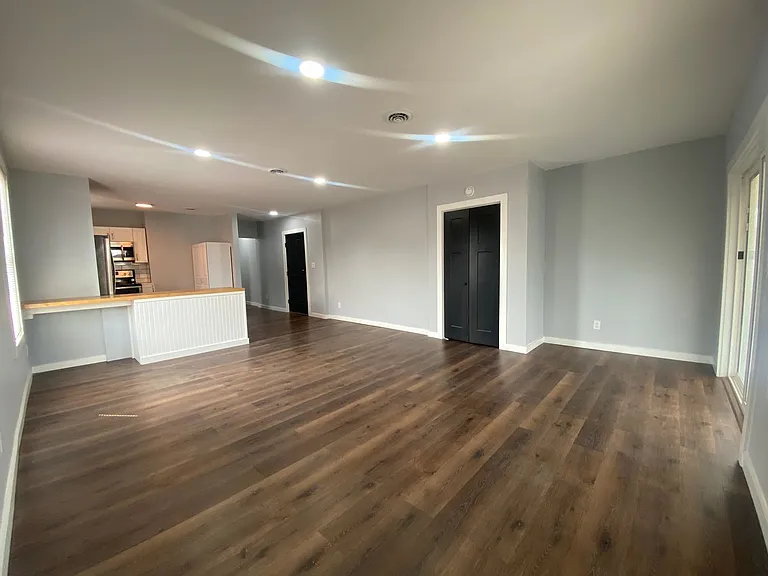 303 W Watauga Ave — Photo 4